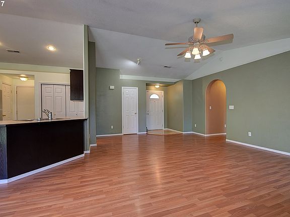 4th image of 8710 NE 153rd Ave