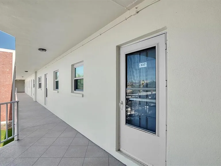 5575 Gulf Blvd #337 — Photo 2