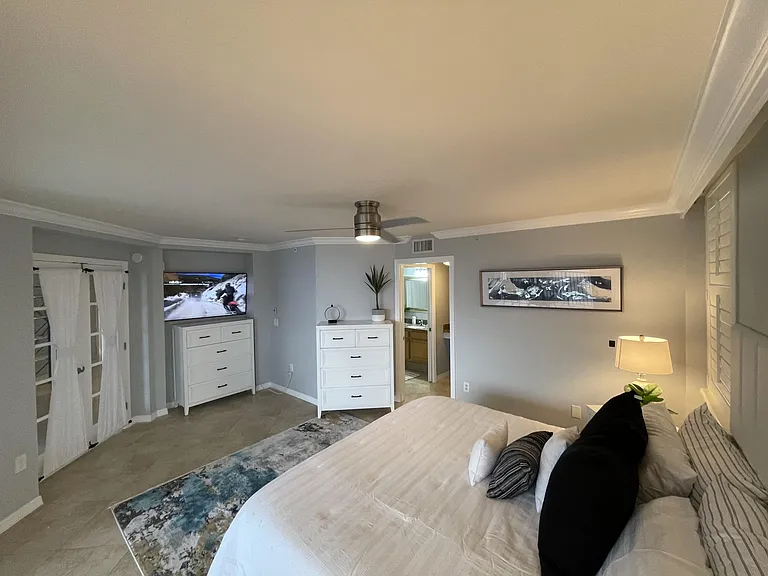 1801 N Flagler Dr #502 — Photo 14