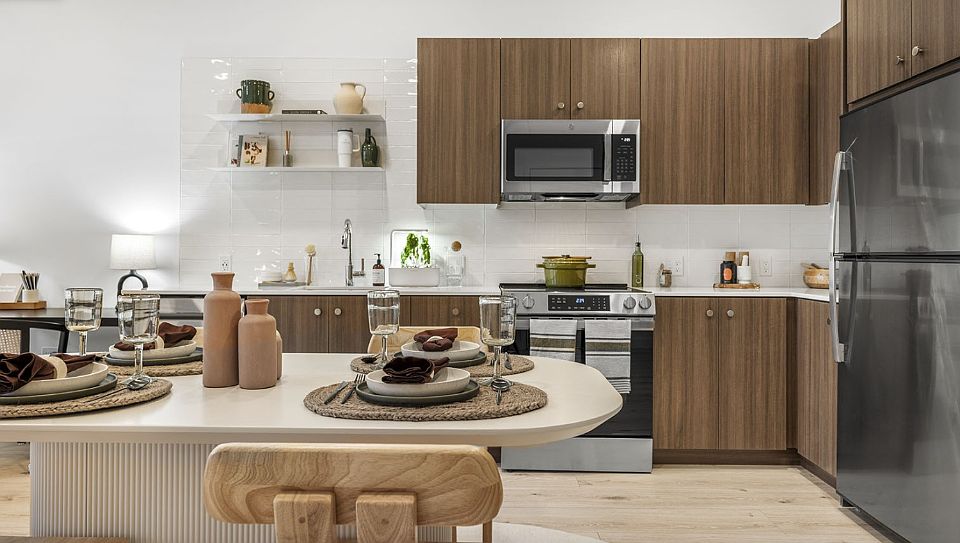 2nd image of 220 Lynnway #306