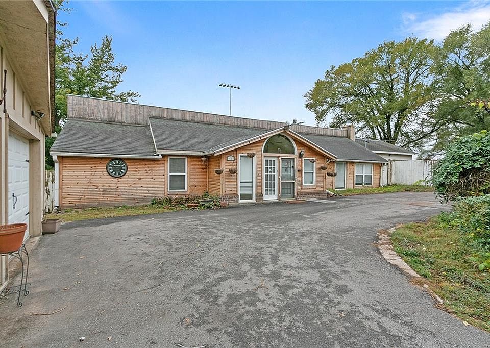 8707 Walker Ave, Kansas City, KS 66112 Zillow