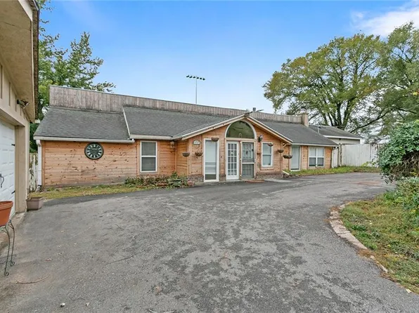 8707 Walker Ave, Kansas City, KS 66112
