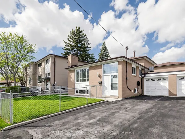 26 Donnalyn Dr, Toronto, ON M2R 2R8