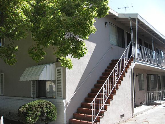 2nd image of 128 Brooklyn Ave APT 4