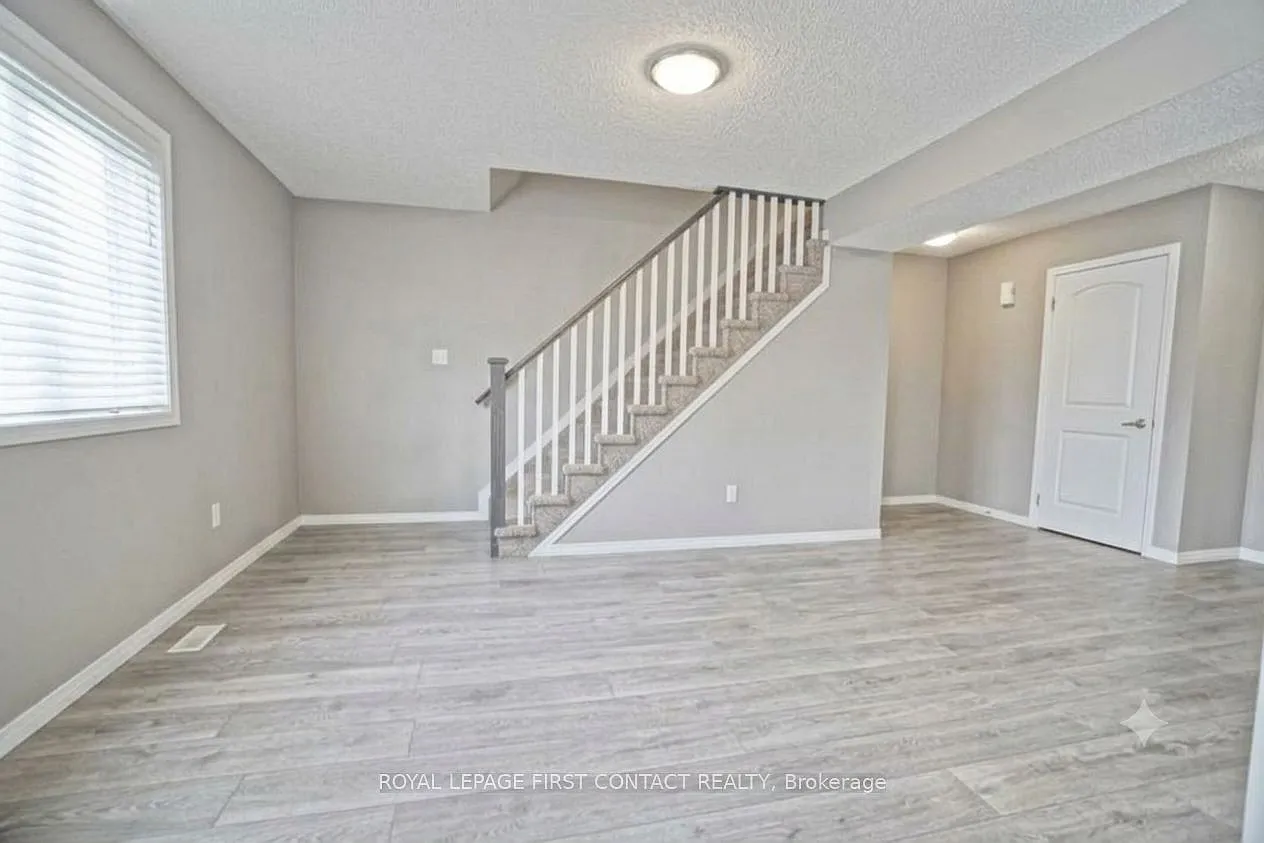 3 bed, $2,500 — Photo 2