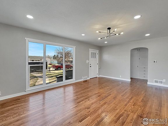 2nd image of 420 Elwood St