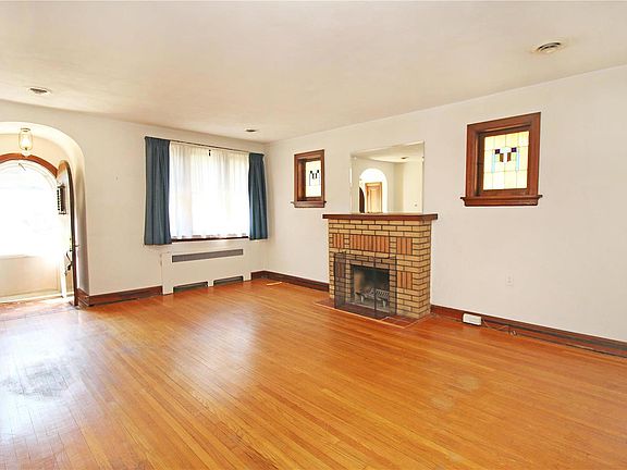 5th image of 7333 Sutherland Ave