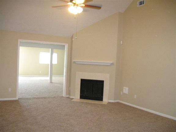 5th image of 711 Chaseway Dr