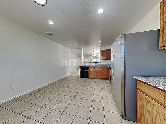 4th image of 63 Lantana Dr