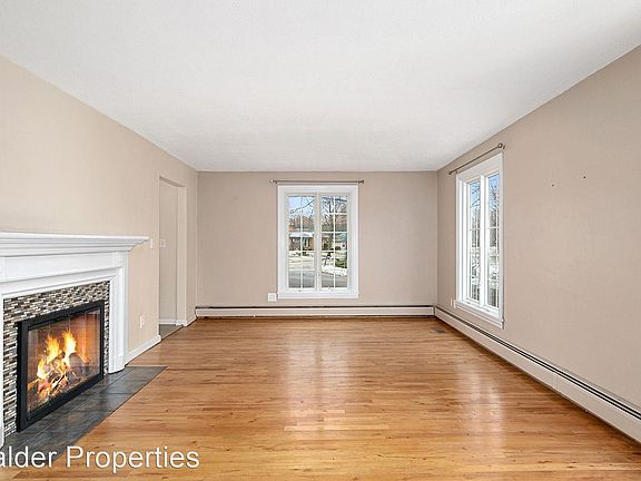 4th image of 1340 Derby Dr NW