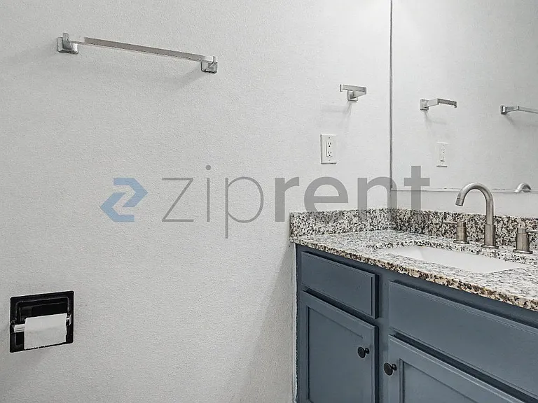 6674 SE Lois St — Photo 9