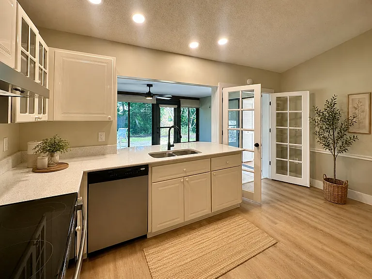 5603 Creekwood Dr — Photo 7