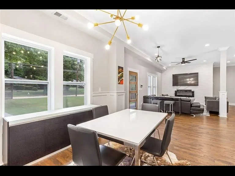 2039 Glendale Dr — Photo 12