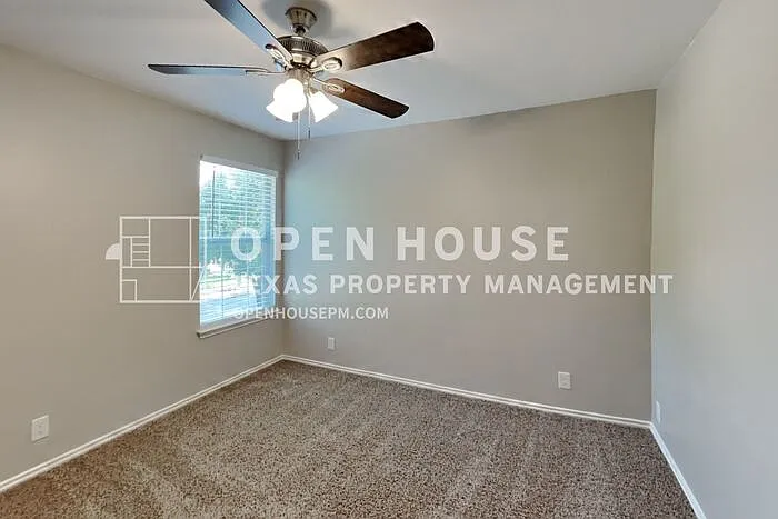 227 Eagle Pass Dr — Photo 12