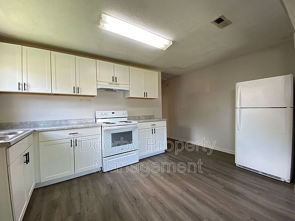 5th image of 1132 N Hickory St Unit 1134