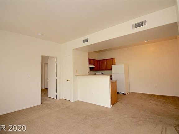 4th image of 2121 Hussium Hills St Unit 204