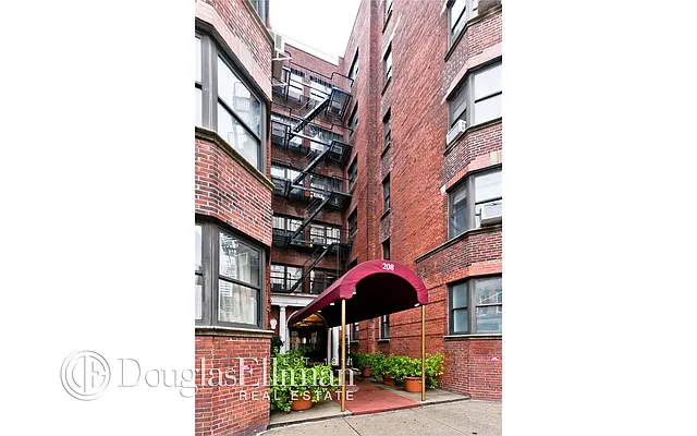 Rented by Douglas Elliman | media 10