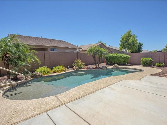 Resort-like Backyard