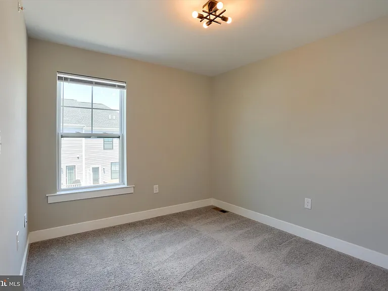 320 Walnut St — Photo 17