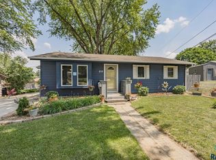 808 S Stephen Ave, Sioux Falls, SD 57103