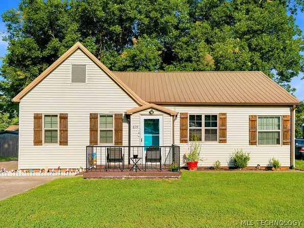 619 N Crownpoint Dr, Ada, OK 74820