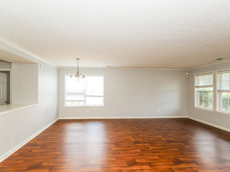 2894 Edgewater St SW — Photo 6