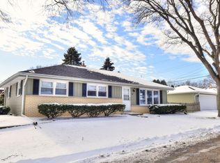 11605 W Garfield Ave, Wauwatosa, WI 53226