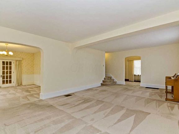 5th image of 205 W Lincoln Ave