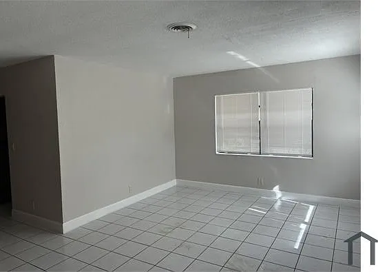 1329 NW 8th Ave — Photo 3