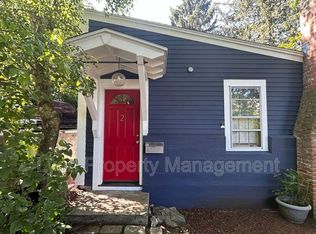 2 Burrs Ln, Providence, RI 02904