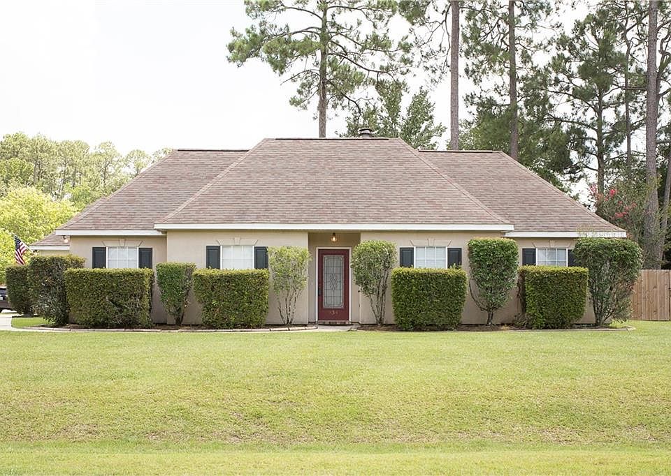 1st image of 934 Crestwood Dr