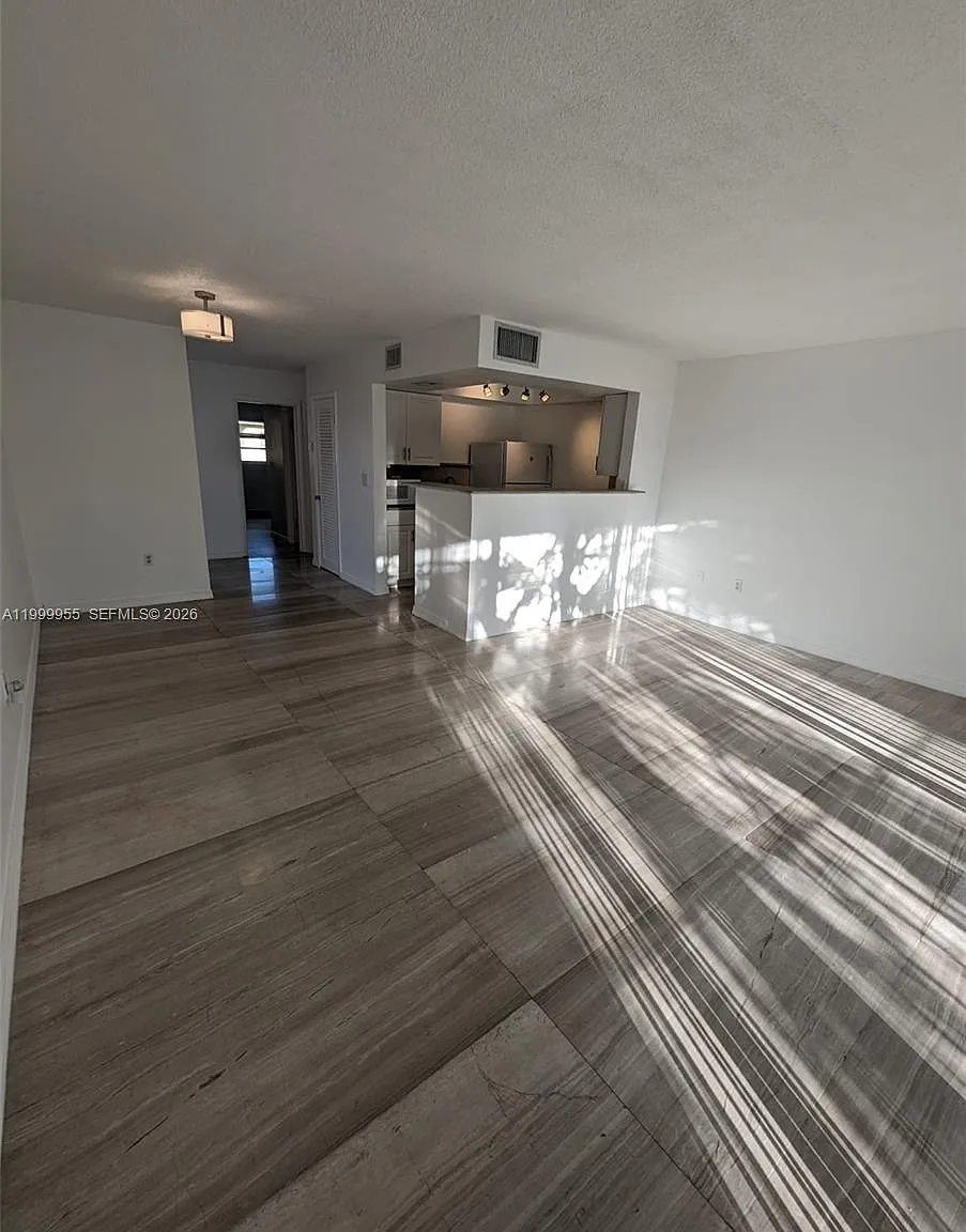 Village At Dadeland Condo — Photo 3