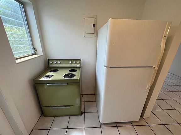 3rd image of 1745 NE 169th St