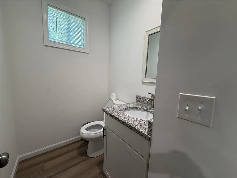 315 E 17th St SW — Photo 12