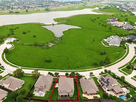 3rd image of 1165 Clearwater Dr