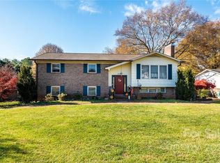 2109 Dove St, Newton, NC 28658