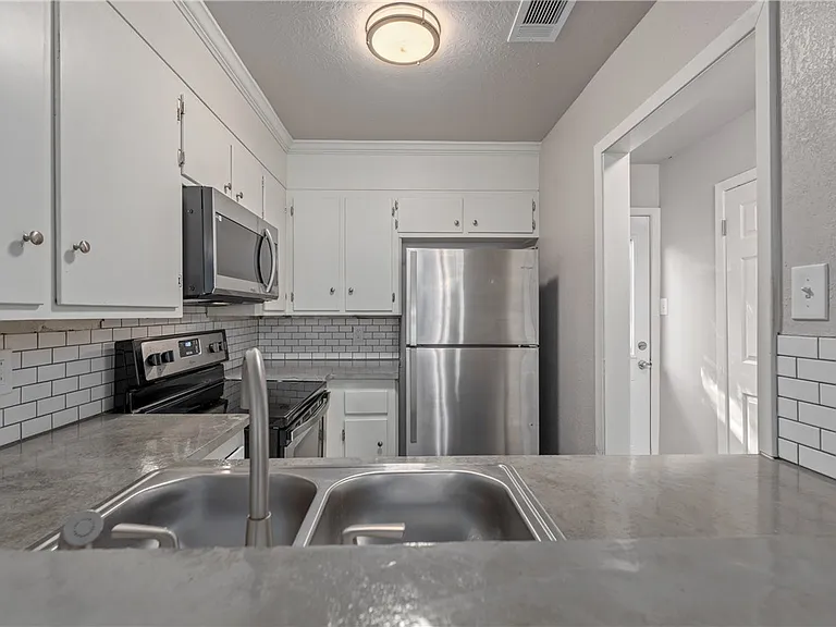3345 Lodgepole Cir — Photo 8