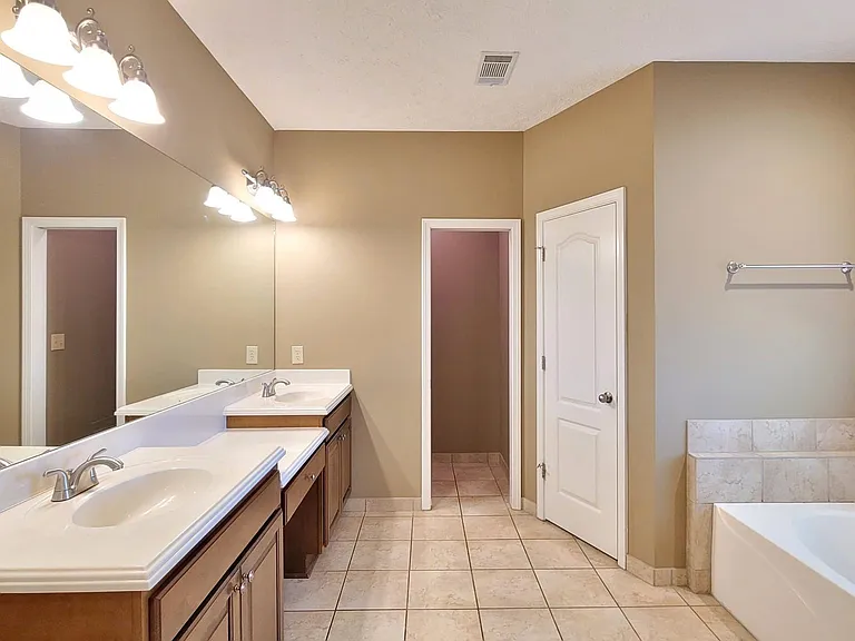 610 Coleman Way — Photo 6