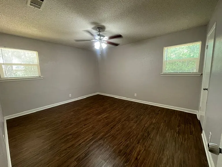 2232 Shady Brook Dr — Photo 14