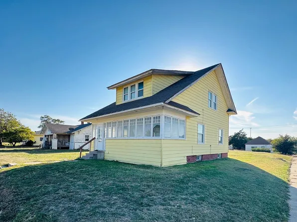 403 S Santa Fe St, Shattuck, OK 73858