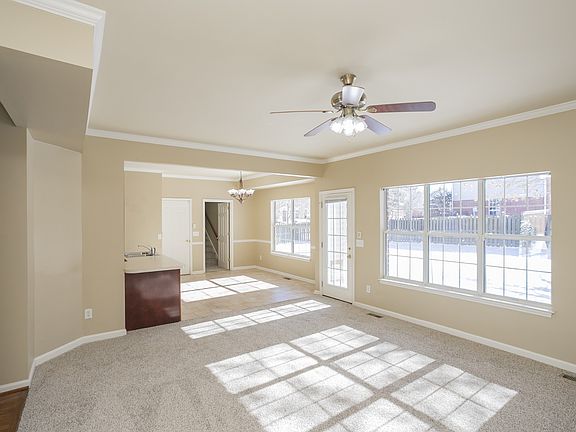 4th image of 128 Golden Meadow Ln