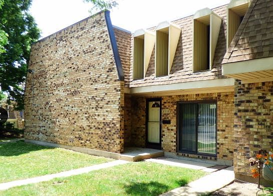 1st image of 2112 Country Club Dr #8G