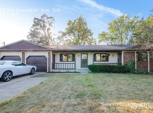 3729 Ivanrest Ave SW, Grandville, MI