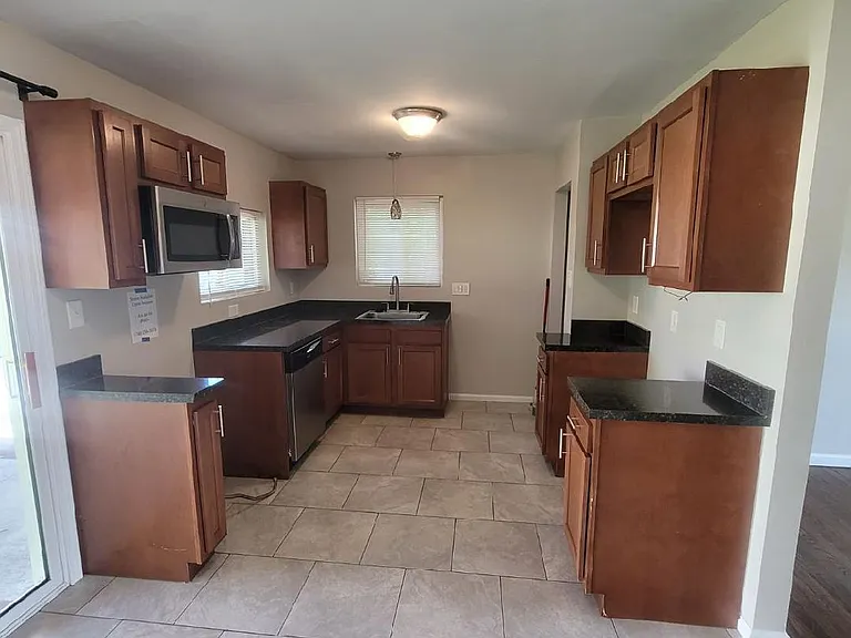 32448 Birchwood St — Photo 4