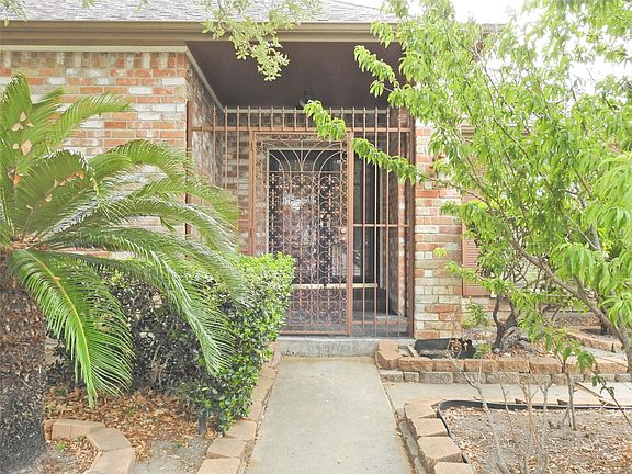 3rd image of 6819 Las Brisas Dr