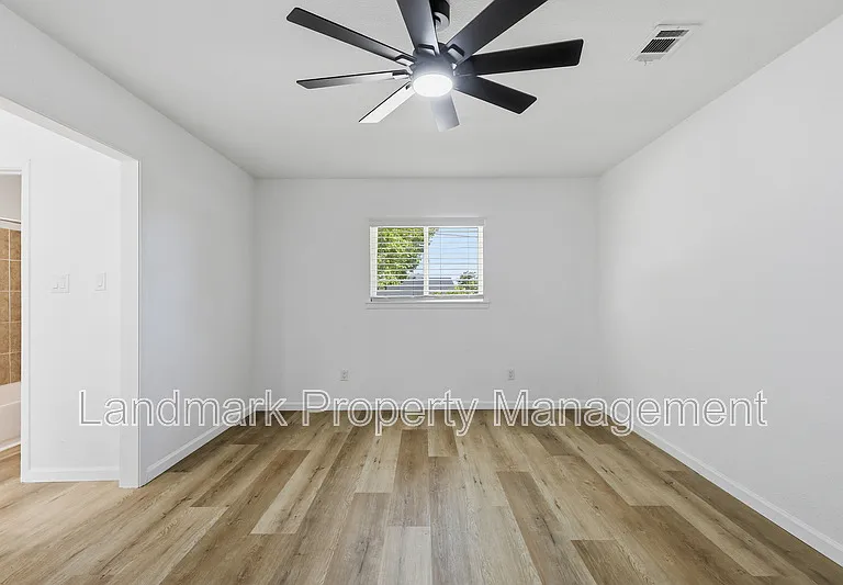 4351 Altamesa Blvd — Photo 23