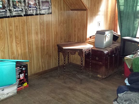 3rd image of 3149 Pearl Ave