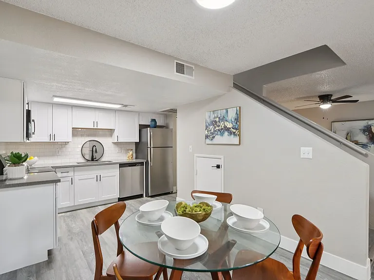 Sunrise in Chandler Apartments — Photo 73