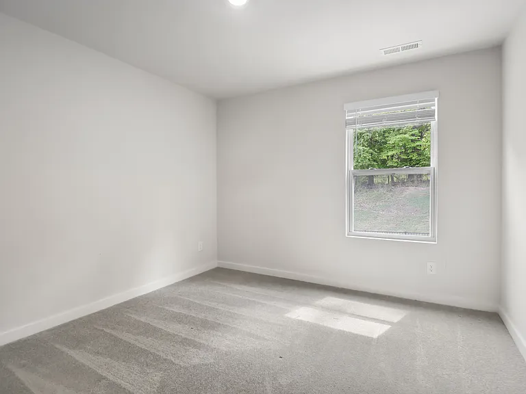 1055 Ross Farms Blvd — Photo 26