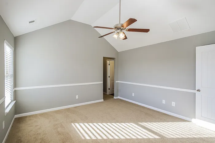465 Lory Ln — Photo 7